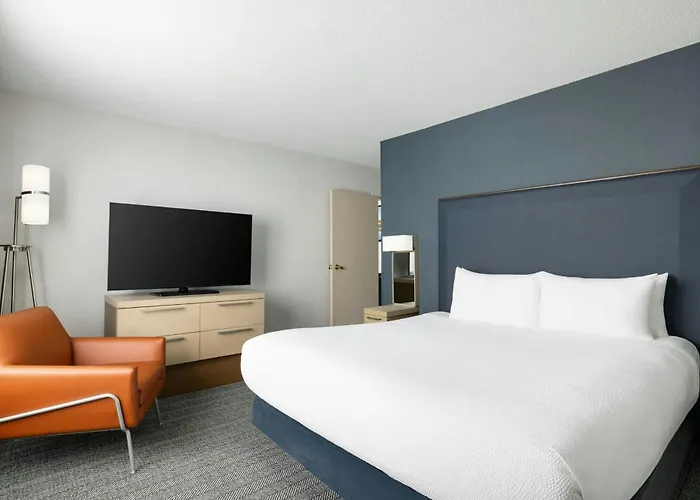 Courtyard By Marriott Concord