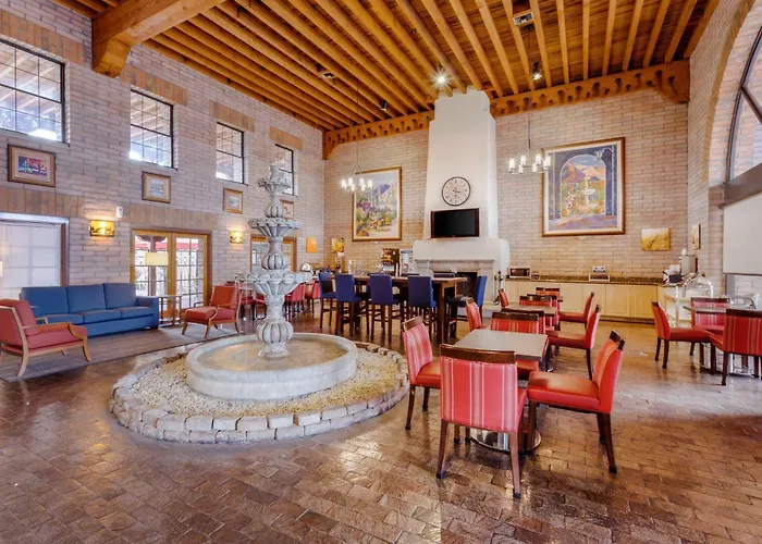Comfort Suites At Sabino Canyon