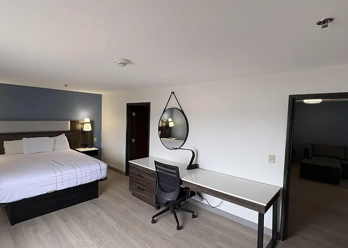 La Quinta By Wyndham Dodge City