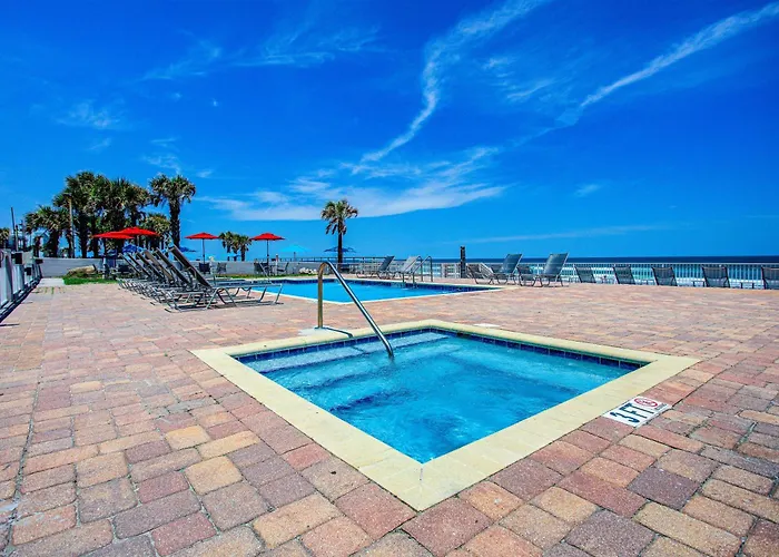Beach House Inn With Pool & Hot Tub