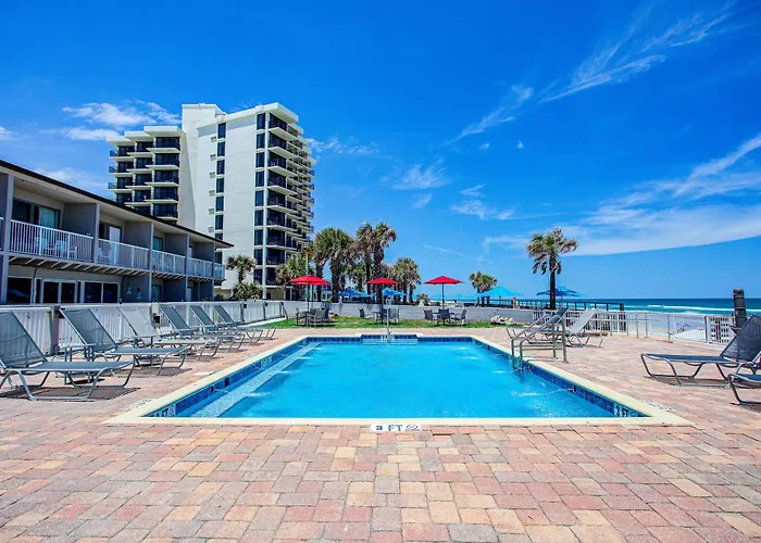 Beach House Inn With Pool & Hot Tub