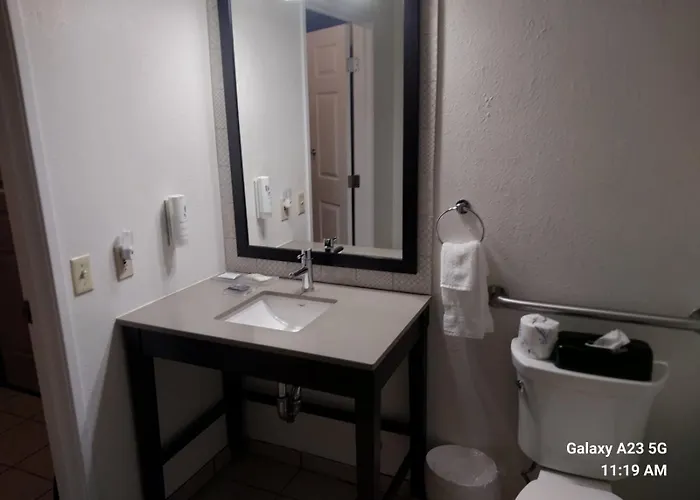 Country Inn & Suites By Radisson, Platteville, Wi