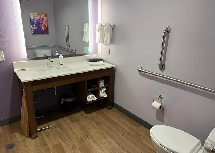 La Quinta By Wyndham Altoona Des Moines