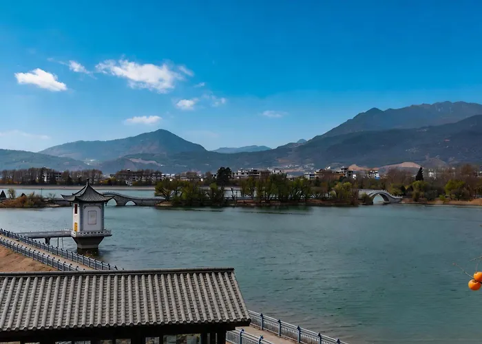 闲云溪月雪山湖景花园酒店 Xianyun Xiyue Garden Boutique Lijiang一embrace Lake Snow View Grace Ease