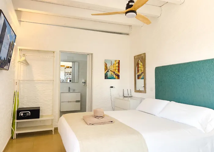 Hélène Holidays - Hotel Boutique