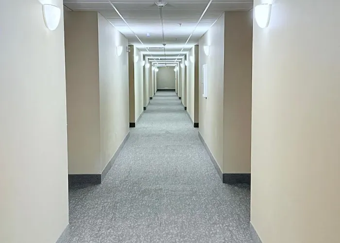 Collins Inn & Suites