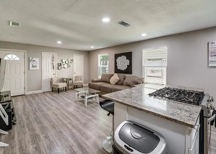 Pet-Friendly Home Near Dallas W/ Private Backyard