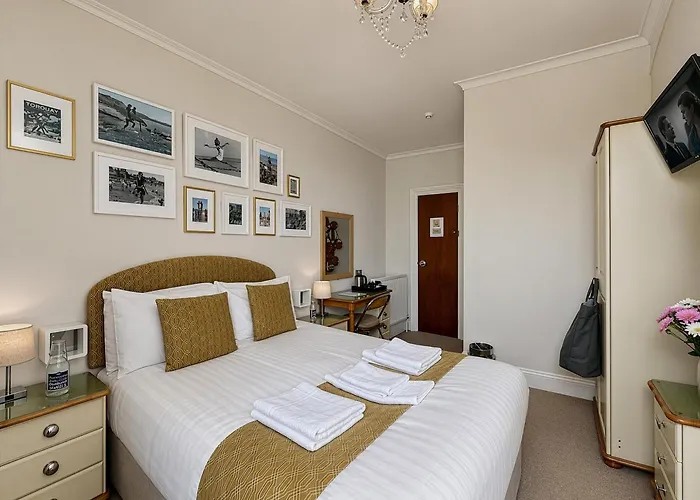 Riviera Lodge Hotel