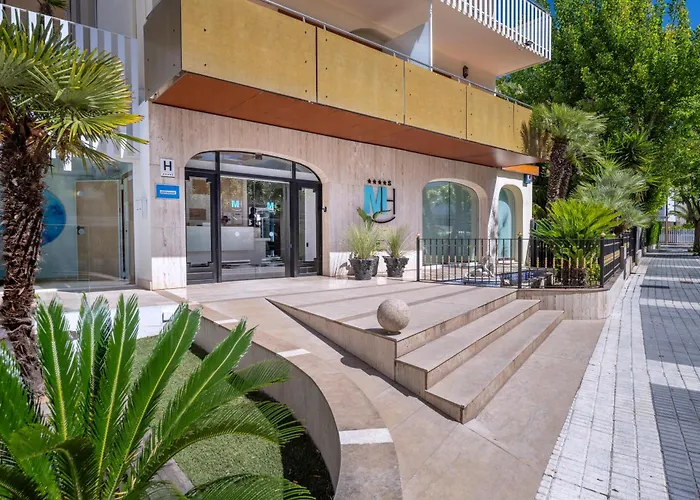 Monica Hotel