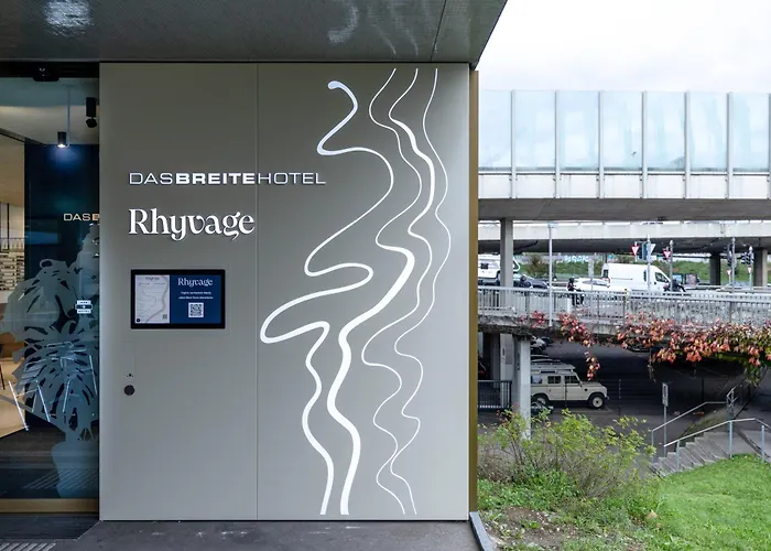 Dasbreitehotel am Rhein