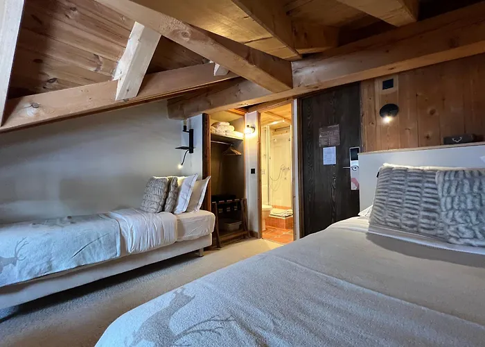 Everest Hotel