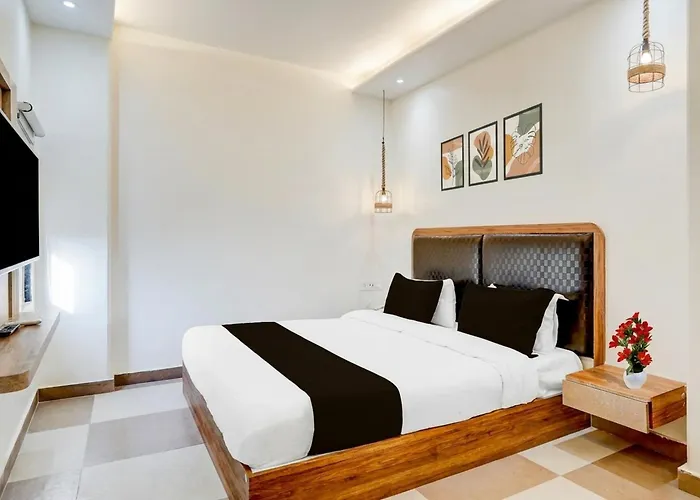 Townhouse Oak New Delhi Central Railway Junction Formerly Uppal International