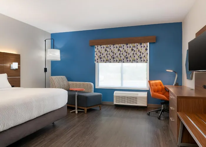 Holiday Inn Express Calhoun South By Ihg