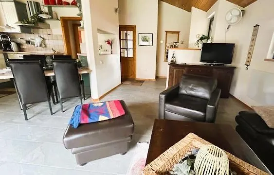 Ferienhaus zwischen Wald und See