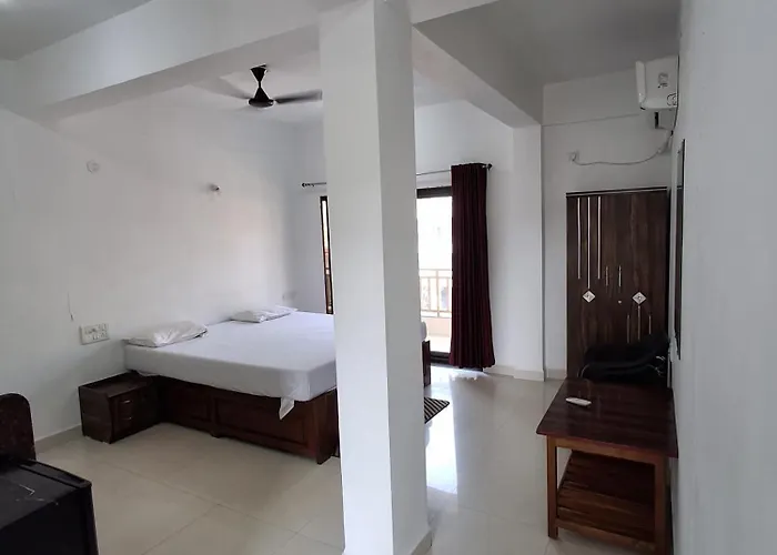 Prakash Holiday Inn