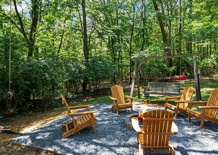 Blue Bird 3Br Cabin - Sleeps 8, Hot Tub, Starlink Wifi, Fire Pit