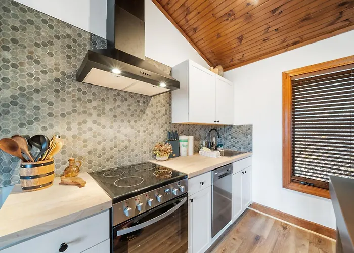 Algonquin Cottage