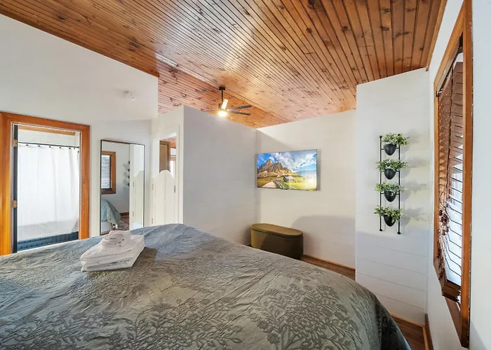 Algonquin Cottage