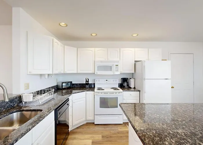 Salt Pond - 1 Heron Ct