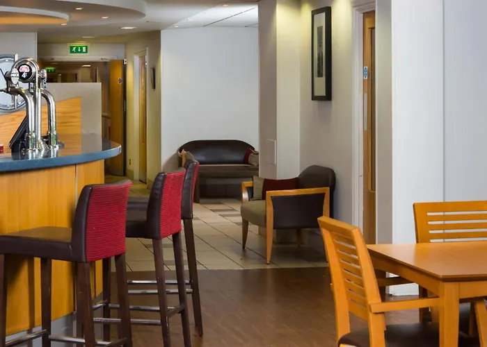 Holiday Inn Express Swansea East By Ihg