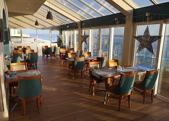 WatersEdge Hotel