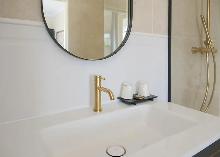 Best Western Le Cheval Blanc -Centre- Vieux Port