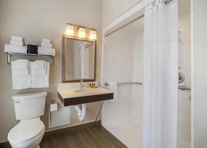Best Western Plus St. Christopher Hotel