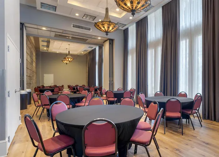 Best Western Plus St. Christopher Hotel
