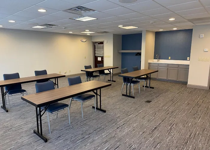 Holiday Inn Express & Suites Syracuse North - Airport Area By Ihg