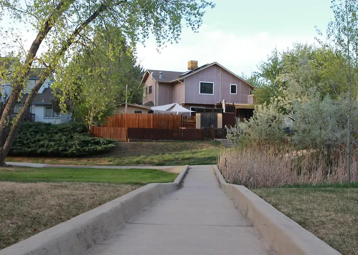 Boulder Twin Lakes Inn