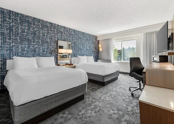 Comfort Inn & Suites Bethlehem Lehigh Valley Airport