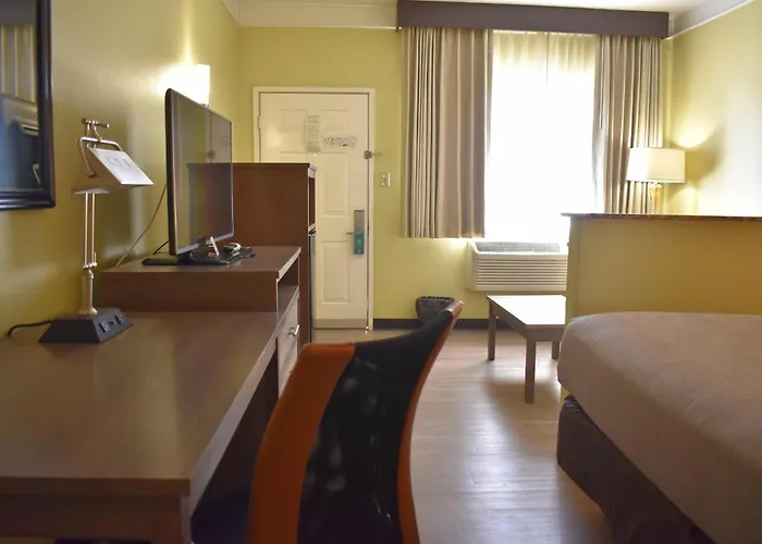 Quality Inn & Suites Gallup I-40 Exit 20