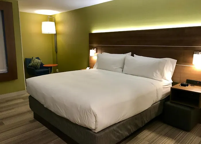 Holiday Inn Express & Suites Pasadena - Los Angeles By Ihg