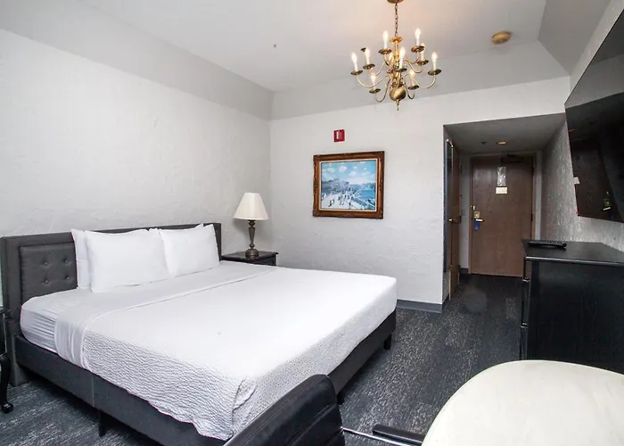 Chateau Hotel And Conference Center