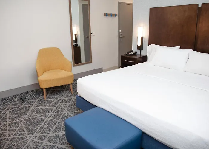 Hampton Inn & Suites Williamsport - Faxon Exit