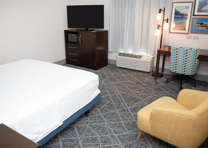 Hampton Inn & Suites Williamsport - Faxon Exit