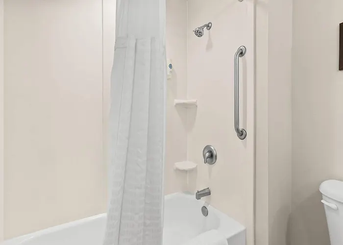 Comfort Suites Edinboro