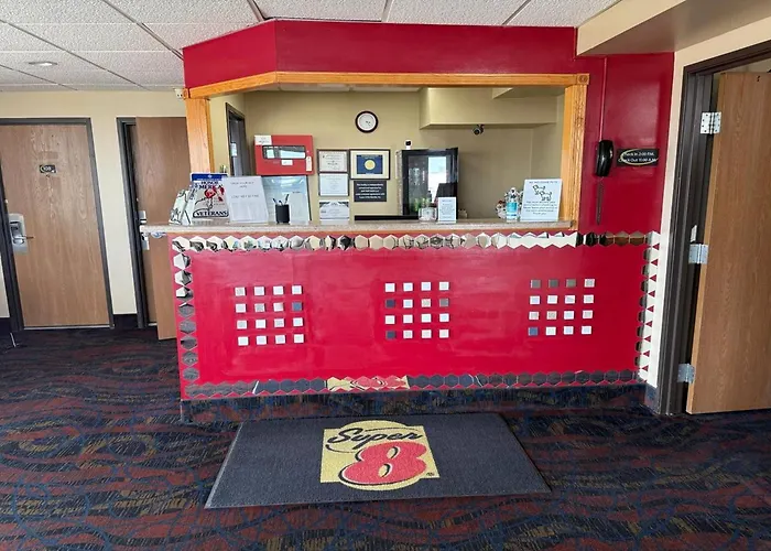 Super 8 By Wyndham Melrose