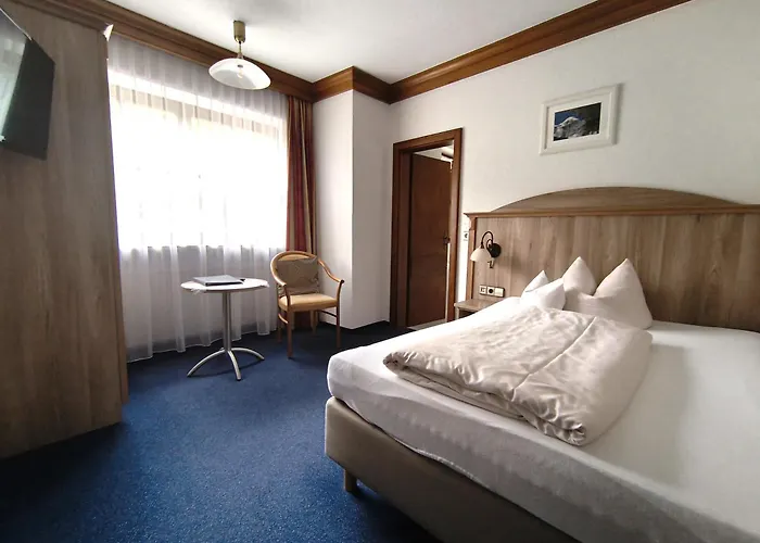 Aktivhotel&Gasthof Schmelz Ihr familienfreundliches Urlaubs Hotel mit Wellness, Almsauna, Chiemgau Karte