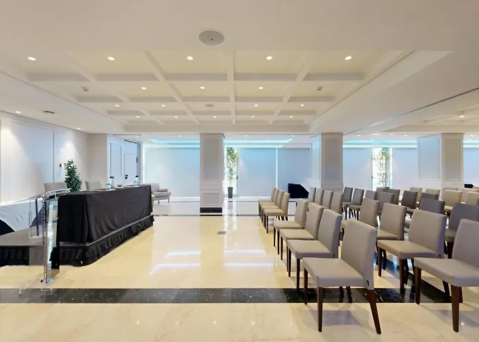 Hotel Andalucía Center