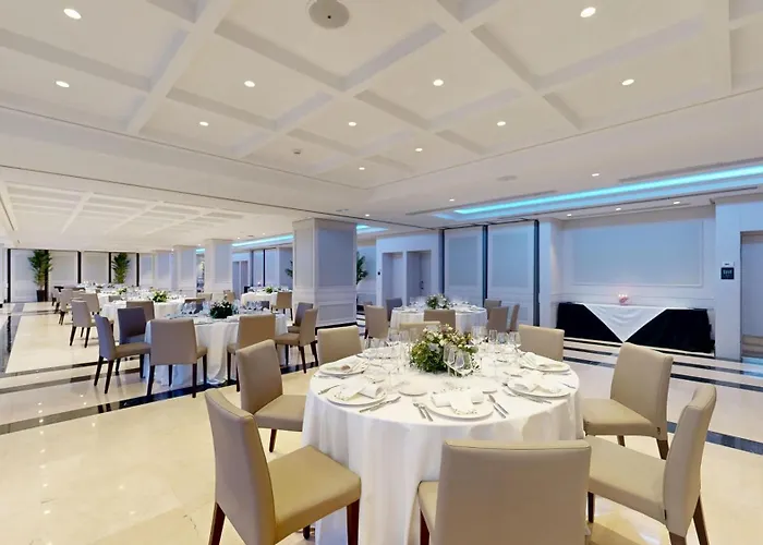 Hotel Andalucía Center