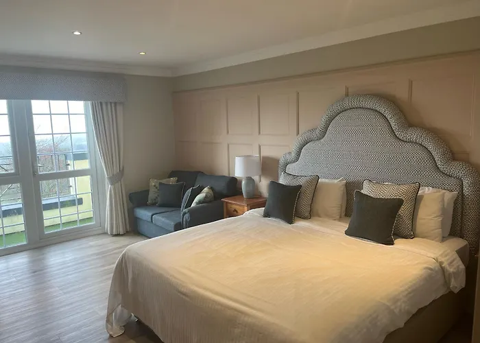 New House Country Hotel
