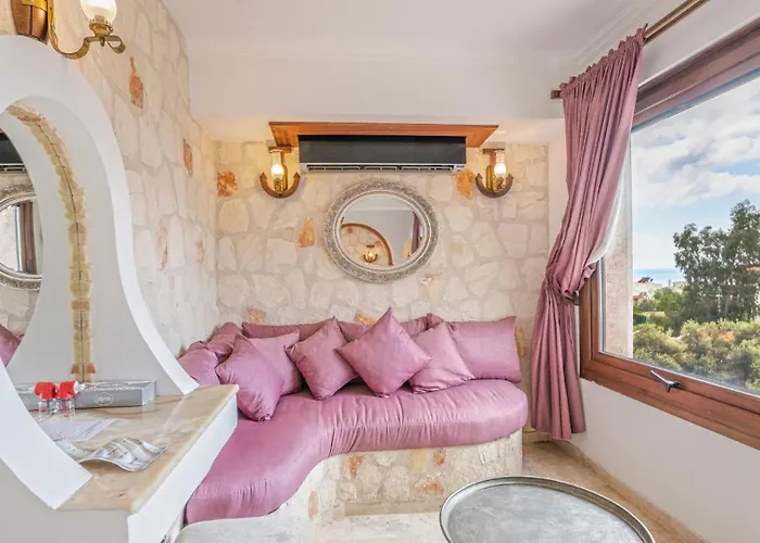 Oasis Hotel (Adults Only)
