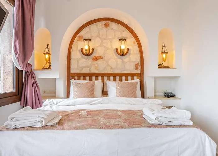 Oasis Hotel (Adults Only)