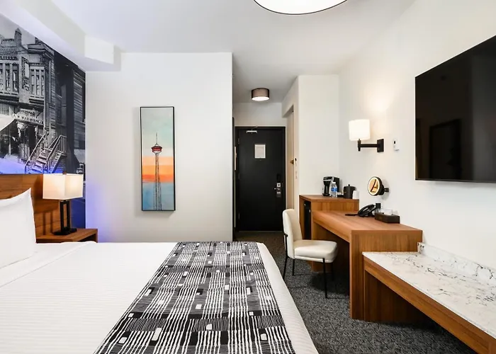 Acclaim Hotel By Clique