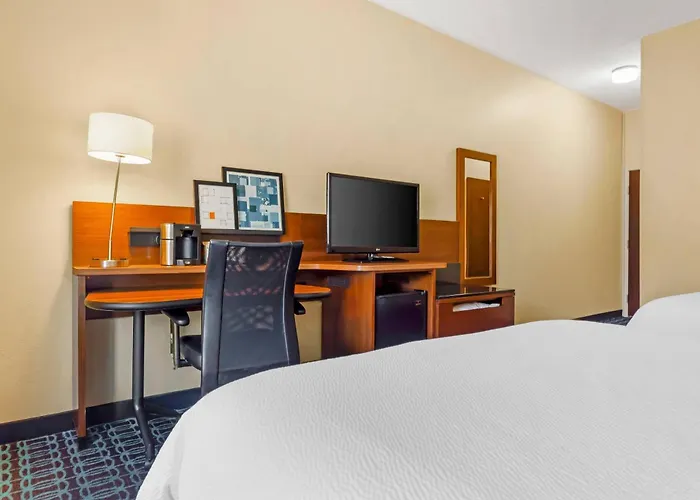 Comfort Inn & Suites Green Bay Stadium Area