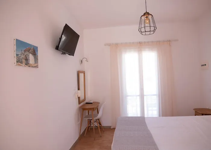 Avra Pension