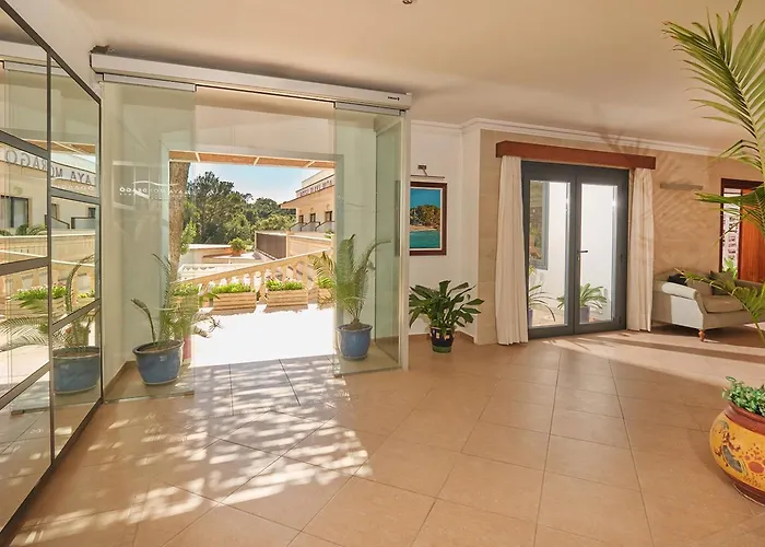 Hotel Playa Mondrago