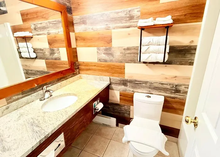 Travelodge By Wyndham Golden Sportsman Lodge