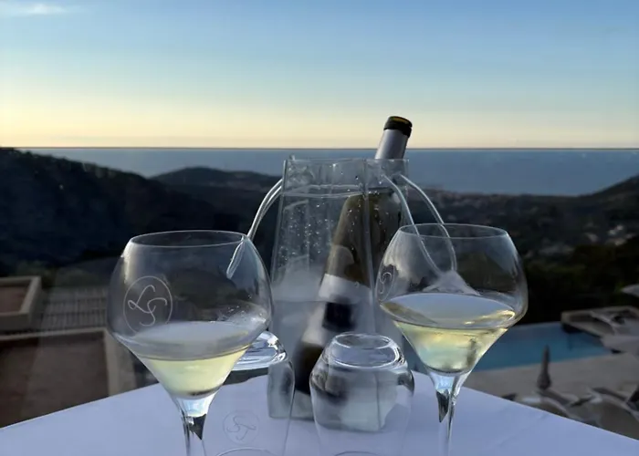 Hotel La Santa